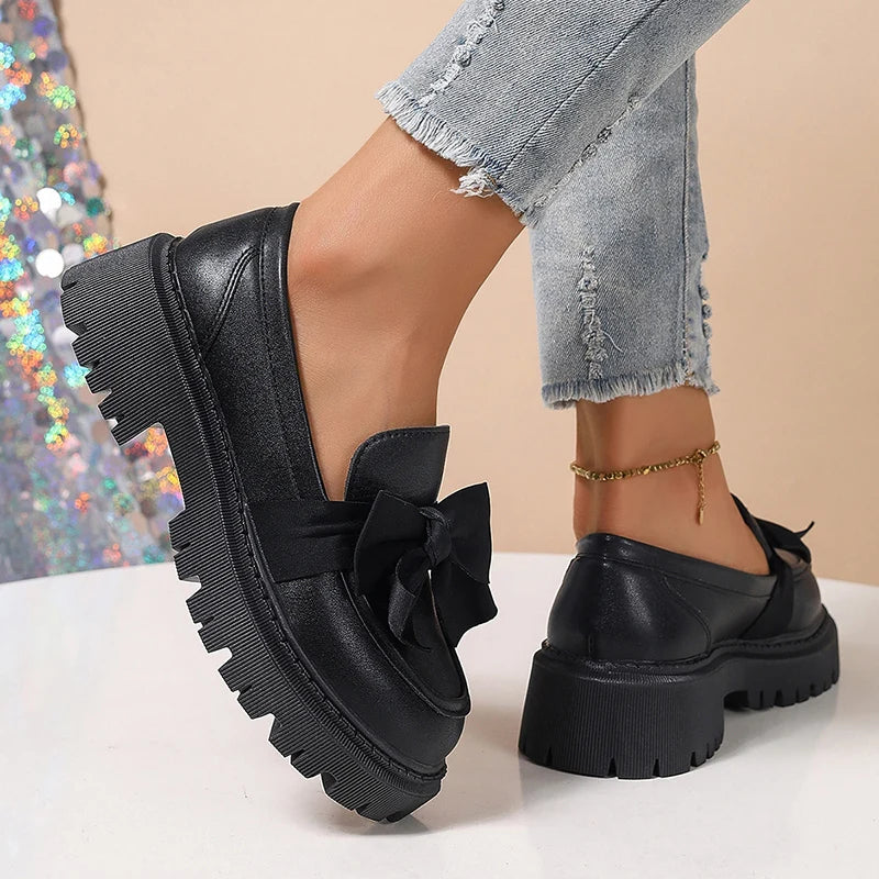Grandes Pompes Chunky Plateforme Nœud Papillon Femmes 2024 Tendance Style Preppy Semelle Épaisse Loafers Noires Femme Chaussures Uniformes En Cuir PU