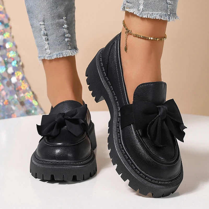 Grandes Pompes Chunky Plateforme Nœud Papillon Femmes 2024 Tendance Style Preppy Semelle Épaisse Loafers Noires Femme Chaussures Uniformes En Cuir PU