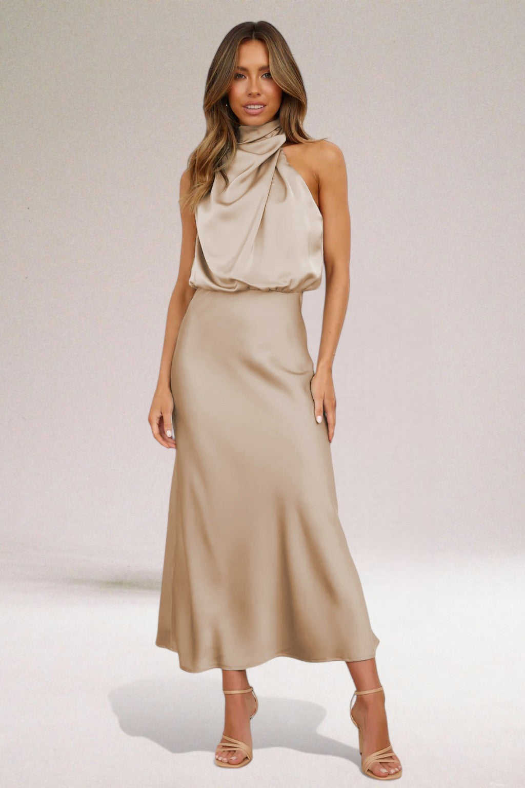 Flavia | Robe glamour en satin avec licou