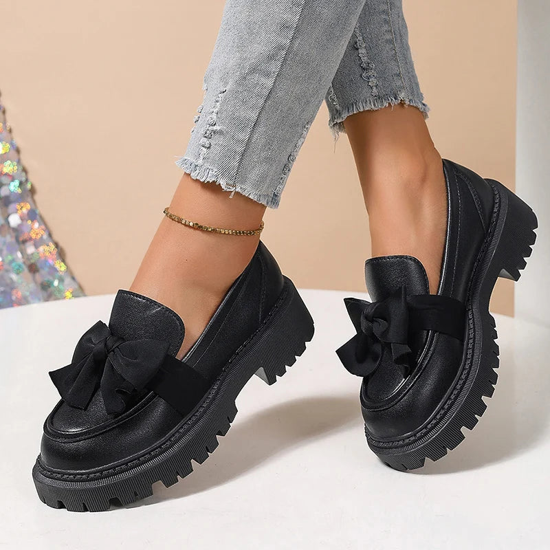 Grandes Pompes Chunky Plateforme Nœud Papillon Femmes 2024 Tendance Style Preppy Semelle Épaisse Loafers Noires Femme Chaussures Uniformes En Cuir PU