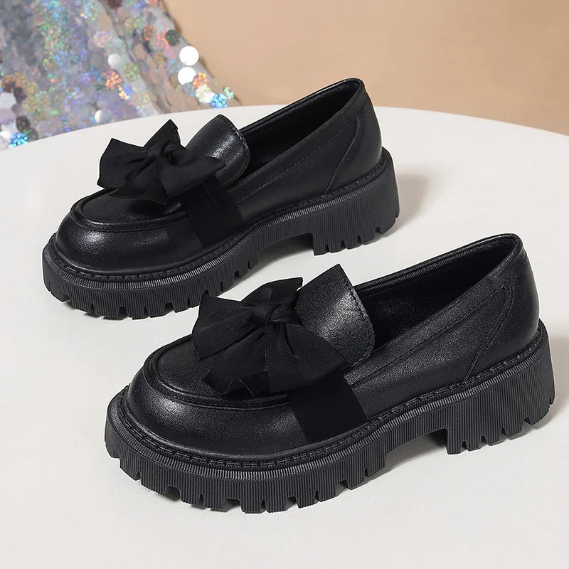 Grandes Pompes Chunky Plateforme Nœud Papillon Femmes 2024 Tendance Style Preppy Semelle Épaisse Loafers Noires Femme Chaussures Uniformes En Cuir PU