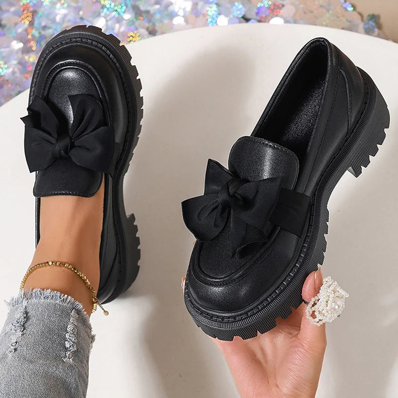 Grandes Pompes Chunky Plateforme Nœud Papillon Femmes 2024 Tendance Style Preppy Semelle Épaisse Loafers Noires Femme Chaussures Uniformes En Cuir PU